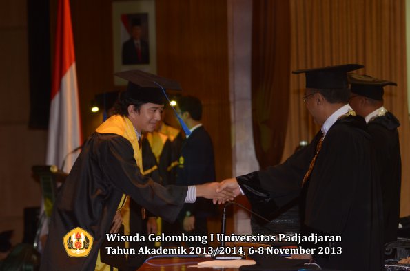 wisuda-unpad-gel-i-ta-2013_2014-fakultas-isip-oleh-rektor-206