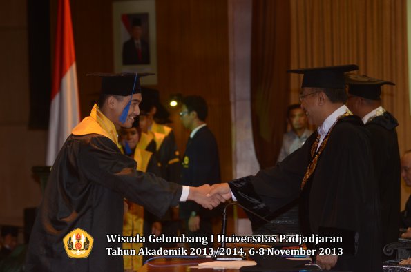 wisuda-unpad-gel-i-ta-2013_2014-fakultas-isip-oleh-rektor-207