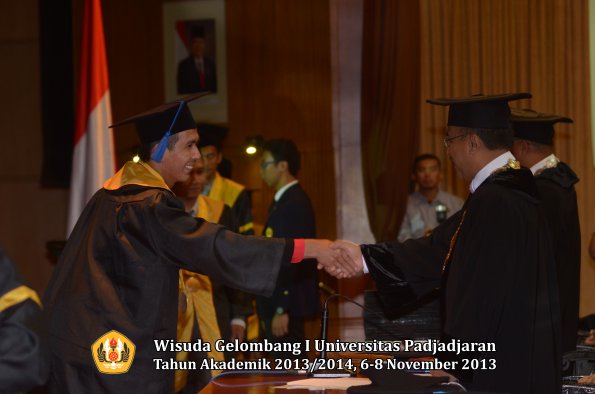 wisuda-unpad-gel-i-ta-2013_2014-fakultas-isip-oleh-rektor-209