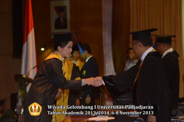 wisuda-unpad-gel-i-ta-2013_2014-fakultas-isip-oleh-rektor-213