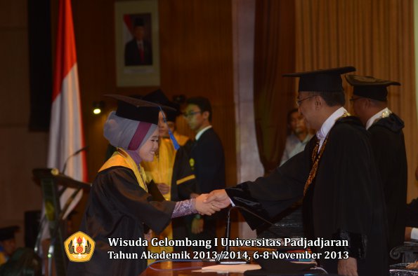 wisuda-unpad-gel-i-ta-2013_2014-fakultas-isip-oleh-rektor-215