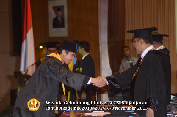 wisuda-unpad-gel-i-ta-2013_2014-fakultas-isip-oleh-rektor-217