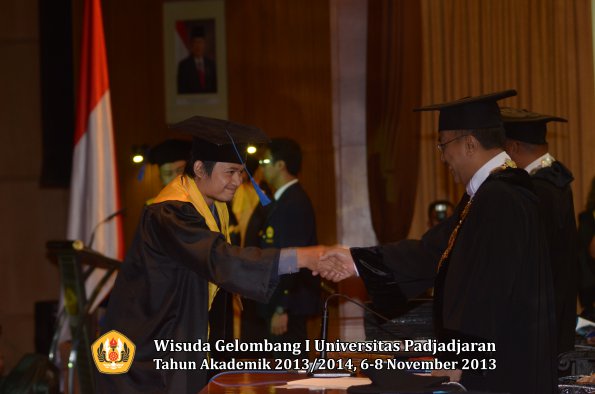 wisuda-unpad-gel-i-ta-2013_2014-fakultas-isip-oleh-rektor-219