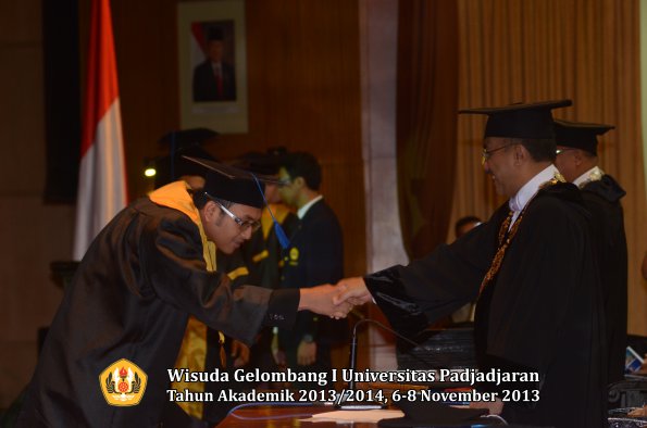 wisuda-unpad-gel-i-ta-2013_2014-fakultas-isip-oleh-rektor-222