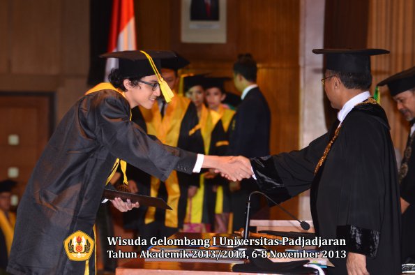 wisuda-unpad-gel-i-ta-2013_2014-fakultas-ilmu-komunikasi-oleh-rektor-101