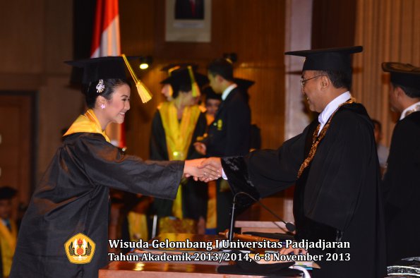 wisuda-unpad-gel-i-ta-2013_2014-fakultas-ilmu-komunikasi-oleh-rektor-132