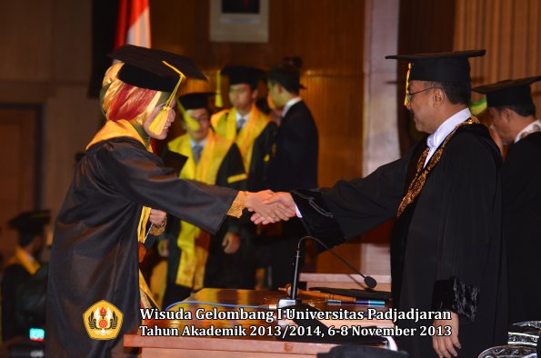 wisuda-unpad-gel-i-ta-2013_2014-fakultas-ilmu-komunikasi-oleh-rektor-146