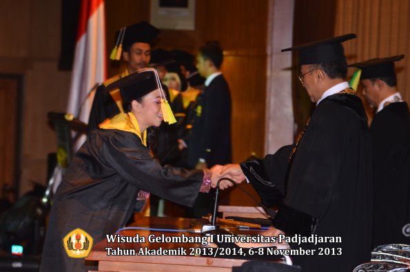 wisuda-unpad-gel-i-ta-2013_2014-fakultas-ilmu-komunikasi-oleh-rektor-206