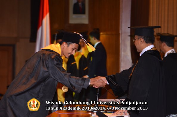 wisuda-unpad-gel-i-ta-2013_2014-fakultas-ilmu-komunikasi-oleh-rektor-207