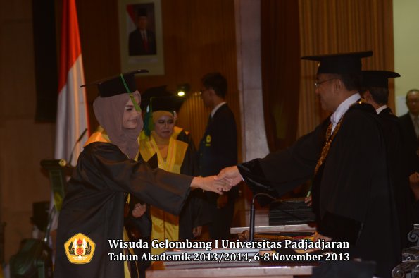 wisuda-unpad-gel-i-ta-2013_2014-fakultas-kedokteran-oleh-rektor-022