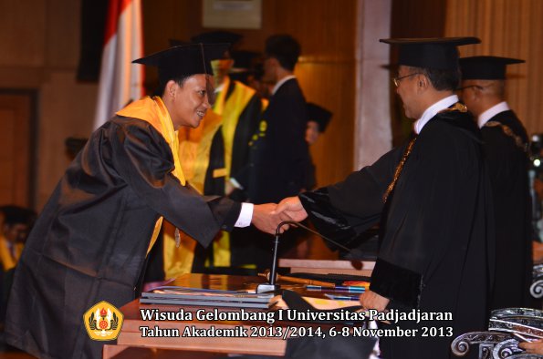 wisuda-unpad-gel-i-ta-2013_2014-fakultas-peternakan-oleh-rektor-023