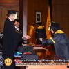 wisuda-unpad-gel-i-ta-2013_2014-fakultas-farmasi-oleh-dekan-021