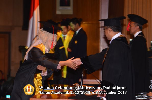 wisuda-unpad-gel-i-ta-2013_2014-fakultas-hukum-oleh-rektor-100