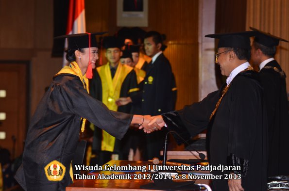 wisuda-unpad-gel-i-ta-2013_2014-fakultas-hukum-oleh-rektor-130