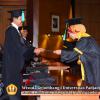 wisuda-unpad-gel-i-ta-2013_2014-fakultas-pik-oleh-dekan-042