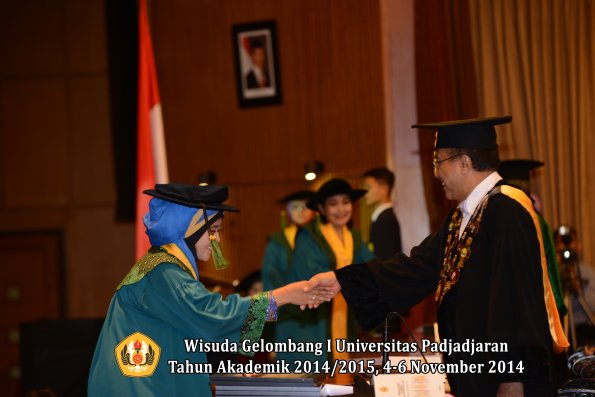 Wisuda Unpad Gel. I TA 2014_2015 Fakultas Kedokteran oleh Rektor 06