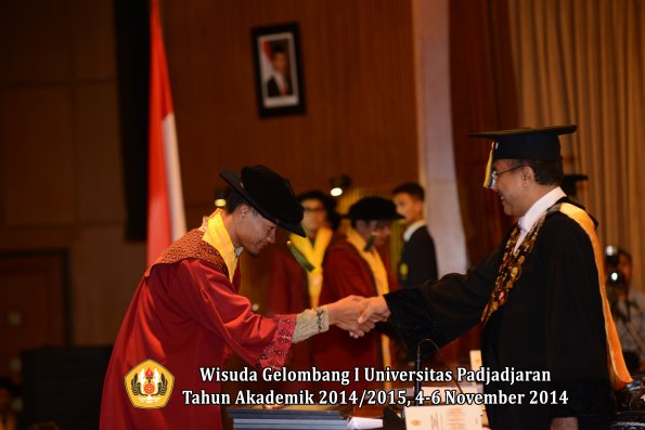 Wisuda Unpad Gel. I TA 2014_2015 Fakultas Kedokteran oleh Rektor 12