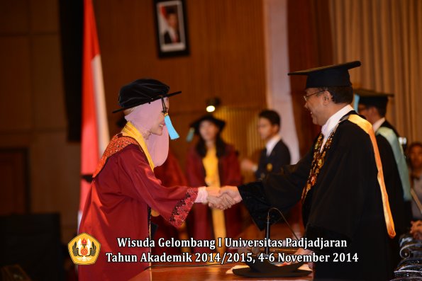 Wisuda Unpad Gel. I TA 2014_2015 Fakultas Ilmu Budaya oleh Rektor 07