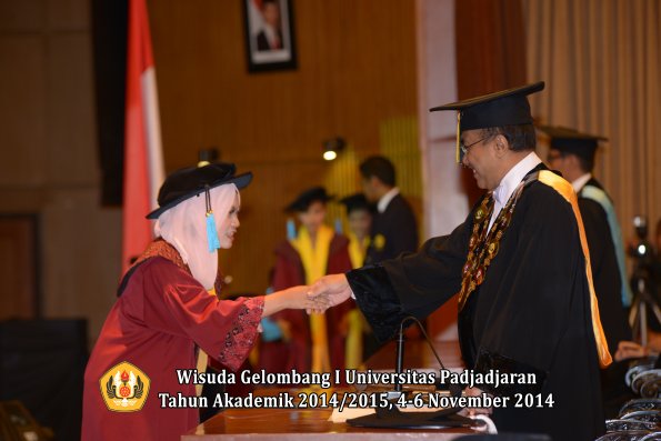 Wisuda Unpad Gel. I TA 2014_2015 Fakultas Ilmu Budaya oleh Rektor 13