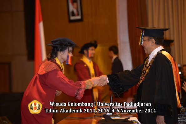 Wisuda Unpad Gel. I TA 2014_2015 Fakultas Teknik Geologi oleh Rektor 07