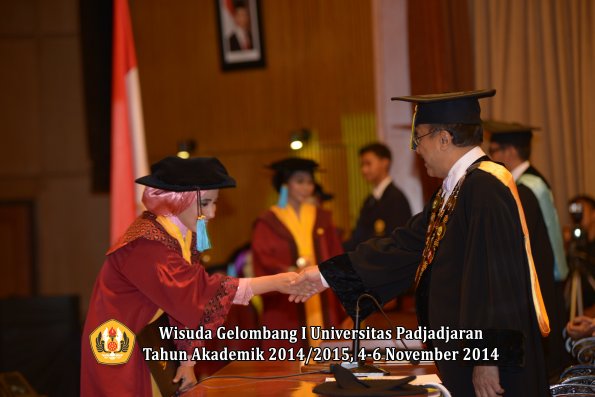 Wisuda Unpad Gel. I TA 2014_2015 Fakultas Ilmu Budaya oleh Rektor 22