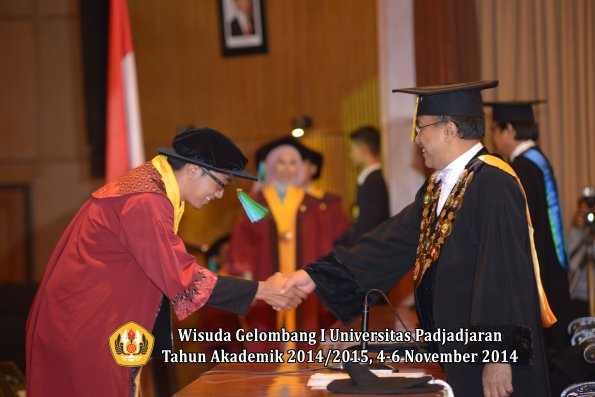 Wisuda Unpad Gel. I TA 2014_2015 Fakultas Perikanan dan Ilmu Kelautan oleh Rektor 06