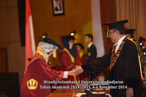 Wisuda Unpad Gel. I TA 2014_2015 Fakultas Pertanian oleh Rektor 13