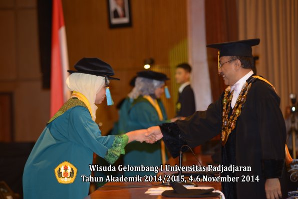 Wisuda Unpad Gel. I TA 2014_2015 Fakultas Ilmu Budaya oleh Rektor 01