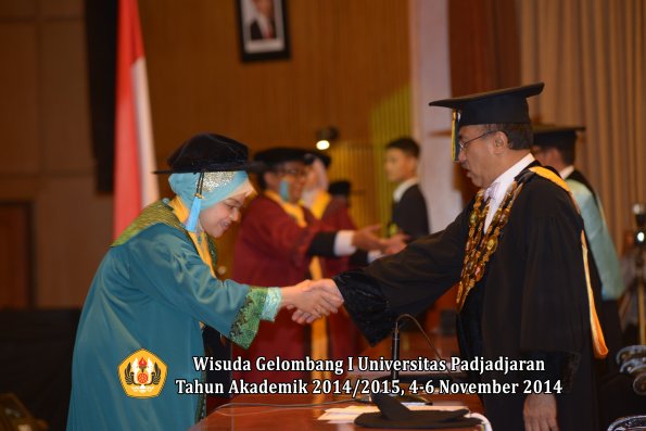 Wisuda Unpad Gel. I TA 2014_2015 Fakultas Ilmu Budaya oleh Rektor 06