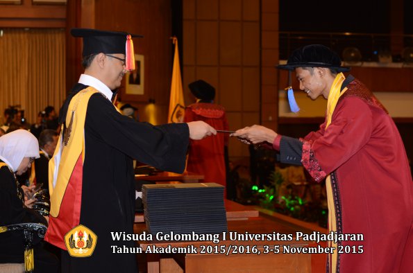 Wisuda Unpad Gel I TA 2015_2016  Fakultas ISIP oleh Dekan-008