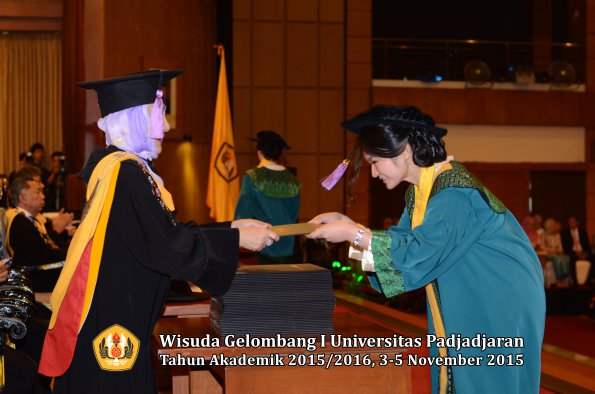 Wisuda Unpad Gel I TA 2015_2016  Fakultas Kedokteran Gigi oleh Dekan-005