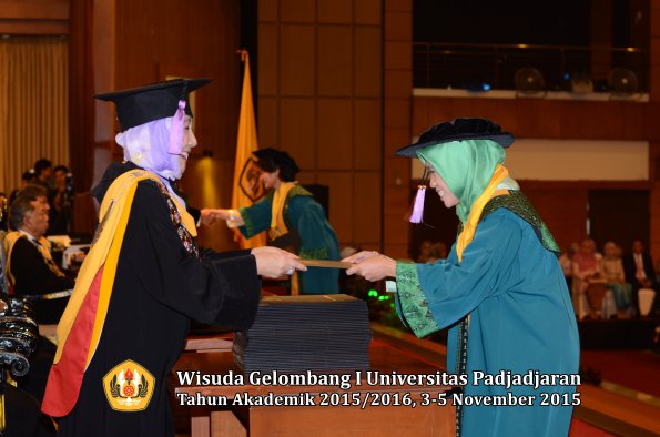 Wisuda Unpad Gel I TA 2015_2016  Fakultas Kedokteran Gigi oleh Dekan-006