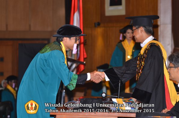 Wisuda Unpad Gel I TA 2015_2016  Fakultas Kedokteran  Gigi oleh Rektor-016