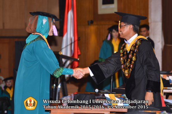 Wisuda Unpad Gel I TA 2015_2016  Fakultas Kedokteran  Gigi oleh Rektor-024