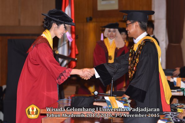 Wisuda Unpad Gel I TA 2015_2016  Fakultas Kedokteran  Gigi oleh Rektor-056
