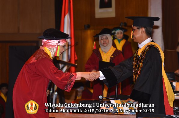 Wisuda Unpad Gel I TA 2015_2016  Fakultas MIPA oleh Rektor-013