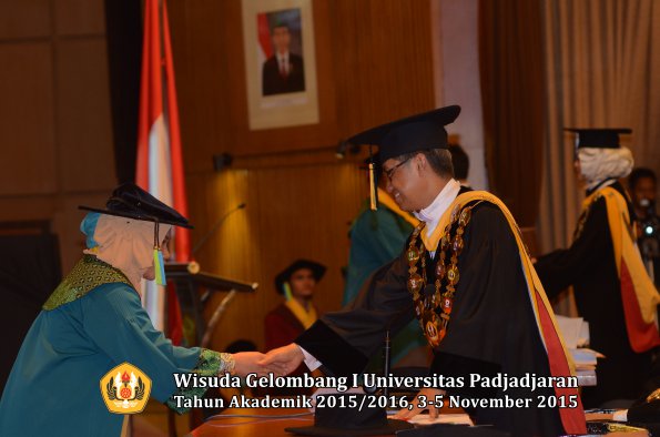 Wisuda Unpad Gel I TA 2015_2016  Fakultas Farmasi oleh Rektor-003