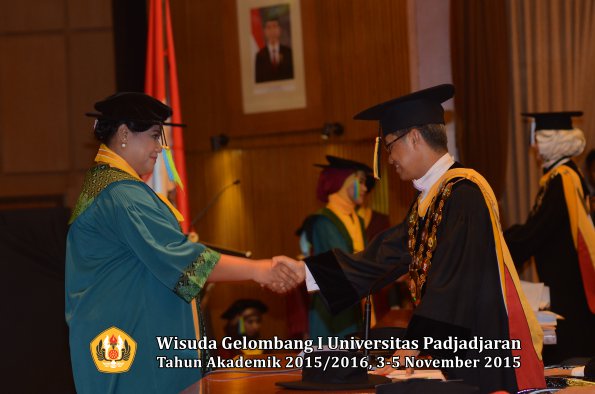 Wisuda Unpad Gel I TA 2015_2016  Fakultas Farmasi oleh Rektor-004