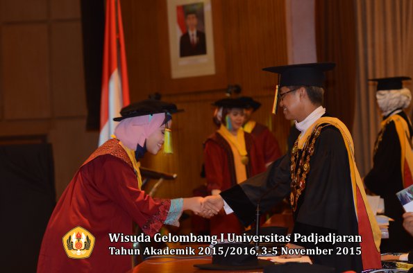 Wisuda Unpad Gel I TA 2015_2016  Fakultas Farmasi oleh Rektor-012