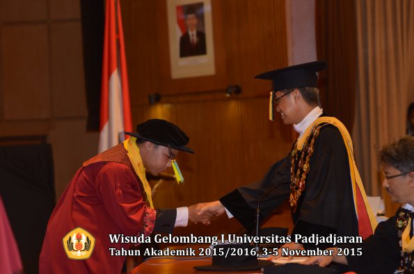 Wisuda Unpad Gel I TA 2015_2016  Fakultas Farmasi oleh Rektor-018