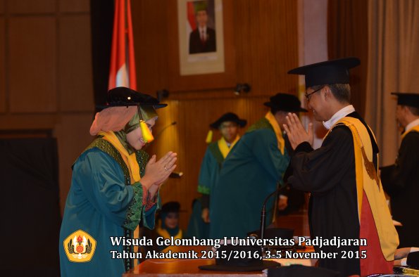 Wisuda Unpad Gel I TA 2015_2016  Fakultas Ilmu Komunikasi oleh Rektor-013