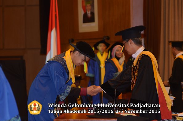 Wisuda Unpad Gel I TA 2015_2016  Fakultas Ilmu Komunikasi oleh Rektor-178