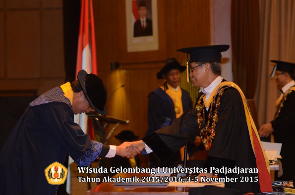 Wisuda Unpad Gel I TA 2015_2016  Fakultas ISIP oleh Rektor-016