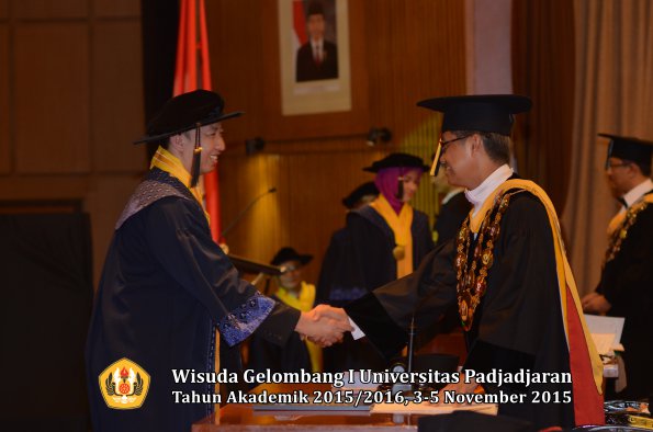 Wisuda Unpad Gel I TA 2015_2016  Fakultas ISIP oleh Rektor-031