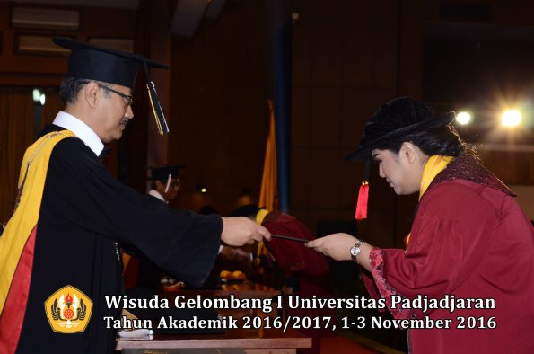 Wisuda Unpad Gel I TA 2016_2017 Fakultas Hukum Dekan 140