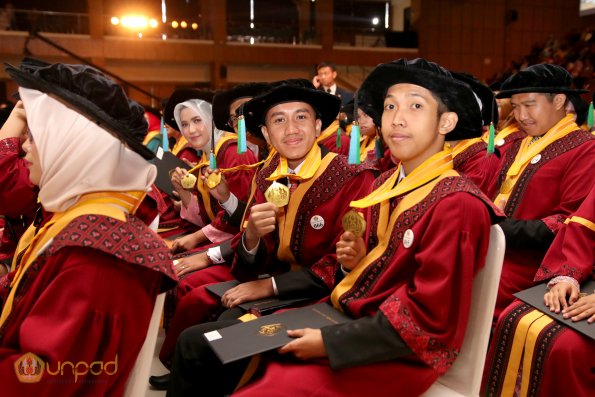 Wisuda Unpad Gel I TA 2017_2018 Sesi I 085