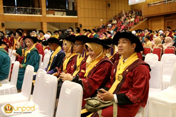 Wisuda Unpad Gel I TA 2017_2018 Sesi II 036