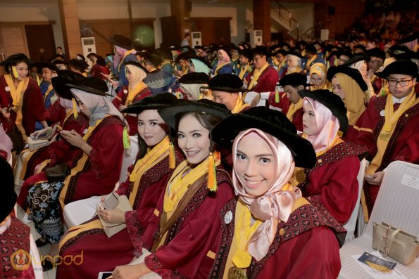 Wisuda Unpad Gel I TA 2017_2018 Sesi III 033