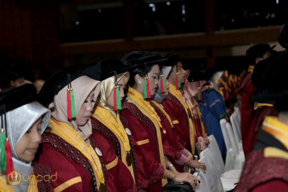 Wisuda Unpad Gel I TA 2017_2018 Sesi VI 074