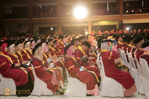 Wisuda Unpad Gel I TA 2017_2018 Sesi VI 079